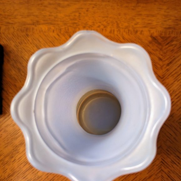 Rare VTG Pair Of Blue Glass Vases, Crinoline Lady Style Pattern, Reverse Painted - Picture 4 of 9